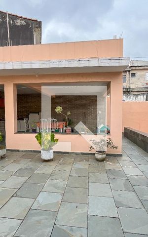 Casa à venda com 156m², 3 quartos e 3 vagas Casa à venda com 156m², 3 quartos e 3 vagasQuintal