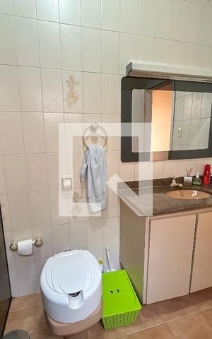 Casa à venda com 156m², 3 quartos e 3 vagas Casa à venda com 156m², 3 quartos e 3 vagasBanheiro