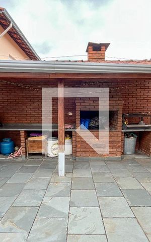 Casa à venda com 156m², 3 quartos e 3 vagas Casa à venda com 156m², 3 quartos e 3 vagasChurrasqueira