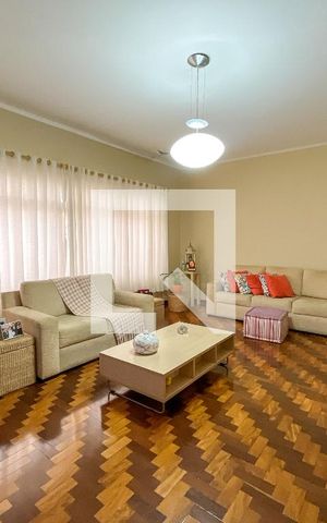 Casa à venda com 156m², 3 quartos e 3 vagas Casa à venda com 156m², 3 quartos e 3 vagasSala