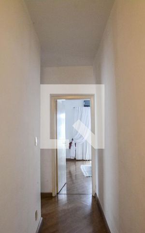 Casa à venda com 308m², 3 quartos e 5 vagas Casa à venda com 308m², 3 quartos e 5 vagasCorredor
