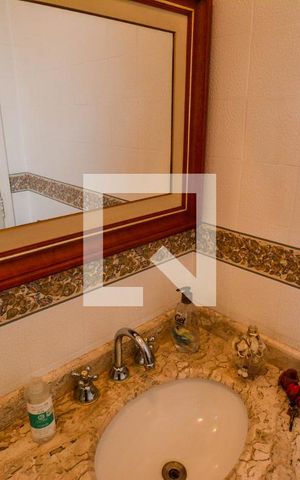 Casa à venda com 308m², 3 quartos e 5 vagas Casa à venda com 308m², 3 quartos e 5 vagasLavabo
