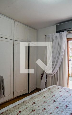 Casa à venda com 308m², 3 quartos e 5 vagas Casa à venda com 308m², 3 quartos e 5 vagasQuarto Suíte