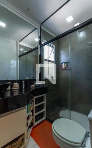 Casa de condomínio à venda com 127m², 3 quartos e 3 vagas Casa de condomínio à venda com 127m², 3 quartos e 3 vagasBanheiro da Suíte