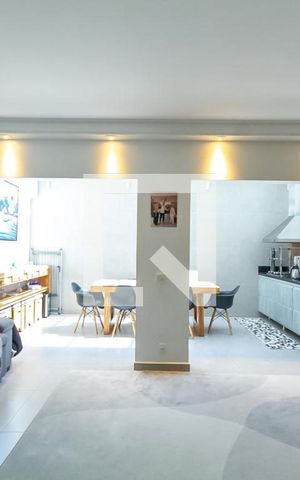 Casa de condomínio à venda com 127m², 3 quartos e 3 vagas Casa de condomínio à venda com 127m², 3 quartos e 3 vagasSala