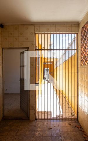 Casa à venda com 200m², 3 quartos e 1 vaga Casa à venda com 200m², 3 quartos e 1 vagaÁrea de Serviço
