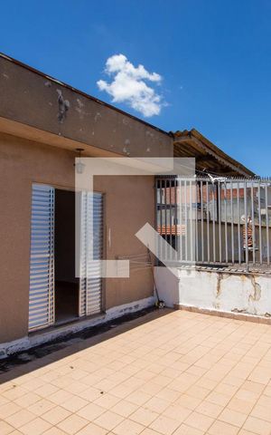 Casa à venda com 200m², 3 quartos e 1 vaga Casa à venda com 200m², 3 quartos e 1 vagaQuarto 3 / Varanda