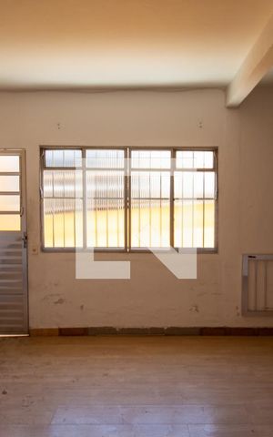 Casa à venda com 200m², 3 quartos e 1 vaga Casa à venda com 200m², 3 quartos e 1 vagaSala