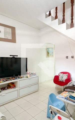 Casa à venda com 125m², 2 quartos e 2 vagas Casa à venda com 125m², 2 quartos e 2 vagasSala