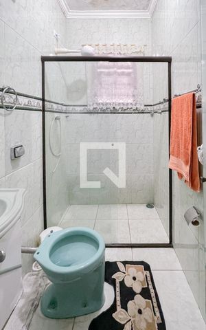Casa à venda com 125m², 2 quartos e 2 vagas Casa à venda com 125m², 2 quartos e 2 vagasBanheiro 2