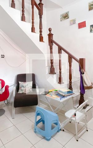 Casa à venda com 125m², 2 quartos e 2 vagas Casa à venda com 125m², 2 quartos e 2 vagasSala