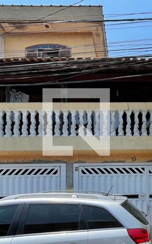 Casa à venda com 125m², 2 quartos e 2 vagas Casa à venda com 125m², 2 quartos e 2 vagasFachada