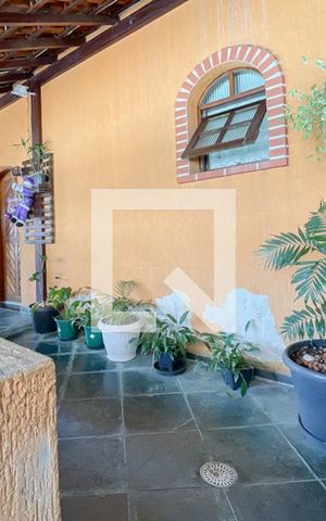 Casa à venda com 125m², 2 quartos e 2 vagas Casa à venda com 125m², 2 quartos e 2 vagasSacada