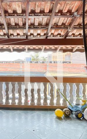 Casa à venda com 125m², 2 quartos e 2 vagas Casa à venda com 125m², 2 quartos e 2 vagasVista - Sala