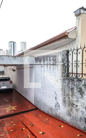 Casa à venda com 190m², 5 quartos e 4 vagas Casa à venda com 190m², 5 quartos e 4 vagasGaragem