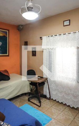 Casa à venda com 190m², 5 quartos e 4 vagas Casa à venda com 190m², 5 quartos e 4 vagasCasa 2: Sala