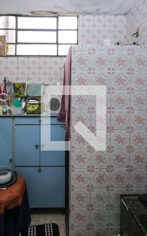 Casa à venda com 190m², 5 quartos e 4 vagas Casa à venda com 190m², 5 quartos e 4 vagasCasa 1: Banheiro