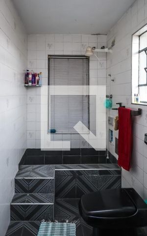 Casa à venda com 190m², 5 quartos e 4 vagas Casa à venda com 190m², 5 quartos e 4 vagasCasa 2: Suíte 1