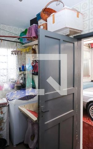 Casa à venda com 190m², 5 quartos e 4 vagas Casa à venda com 190m², 5 quartos e 4 vagasCasa 1: Área de serviço