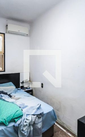 Casa à venda com 190m², 5 quartos e 4 vagas Casa à venda com 190m², 5 quartos e 4 vagasCasa 1: Quarto 1