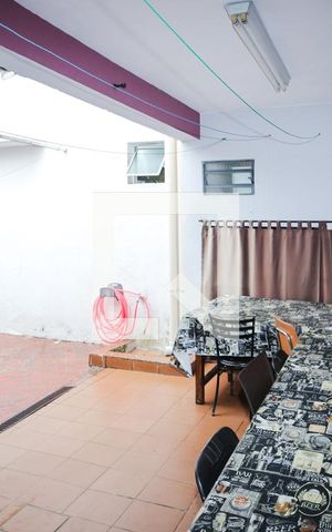 Casa à venda com 190m², 5 quartos e 4 vagas Casa à venda com 190m², 5 quartos e 4 vagasQuintal