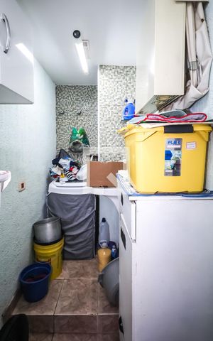 Casa à venda com 190m², 5 quartos e 4 vagas Casa à venda com 190m², 5 quartos e 4 vagasCasa 2: Área de serviço