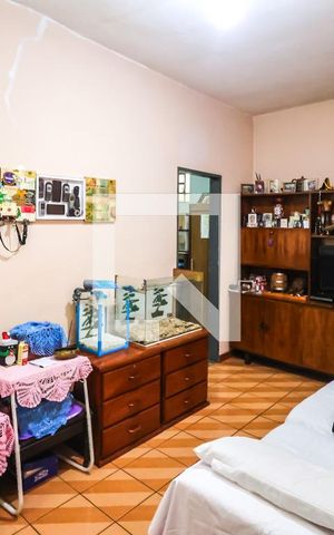 Casa à venda com 190m², 5 quartos e 4 vagas Casa à venda com 190m², 5 quartos e 4 vagasCasa 1: Sala