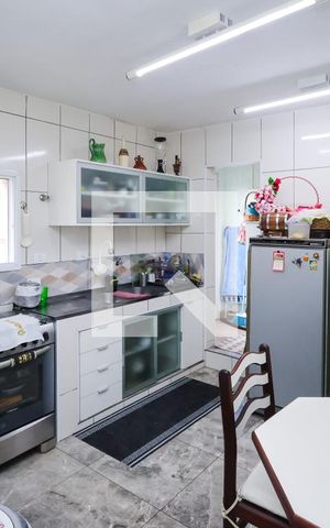 Casa à venda com 190m², 5 quartos e 4 vagas Casa à venda com 190m², 5 quartos e 4 vagasCasa 2: Cozinha