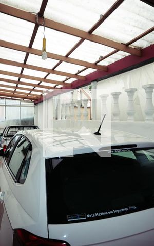 Casa à venda com 190m², 5 quartos e 4 vagas Casa à venda com 190m², 5 quartos e 4 vagasGaragem