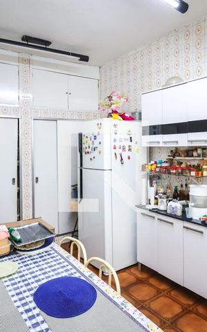 Casa à venda com 190m², 5 quartos e 4 vagas Casa à venda com 190m², 5 quartos e 4 vagasCasa 1: Cozinha