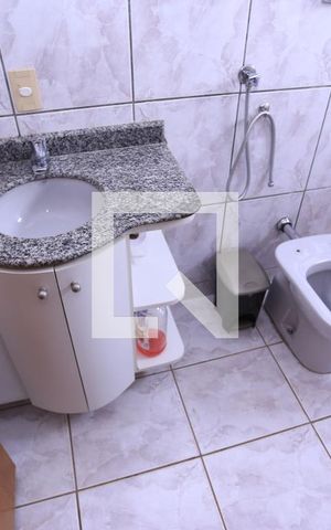 Casa à venda com 245m², 3 quartos e 5 vagasBanheiro do Quarto