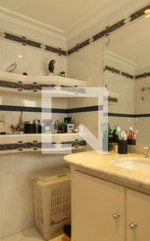 Apartamento à venda com 142m², 3 quartos e 2 vagasBanheiro suíte 