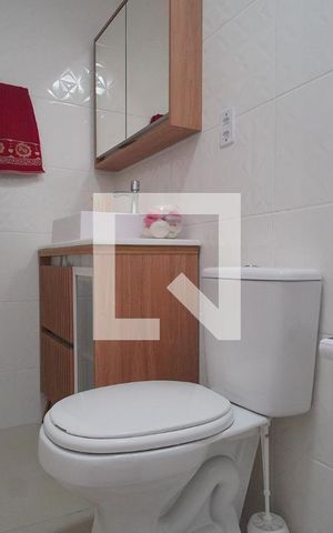 Apartamento à venda com 75m², 2 quartos e sem vaga Apartamento à venda com 75m², 2 quartos e sem vagaBanheiro