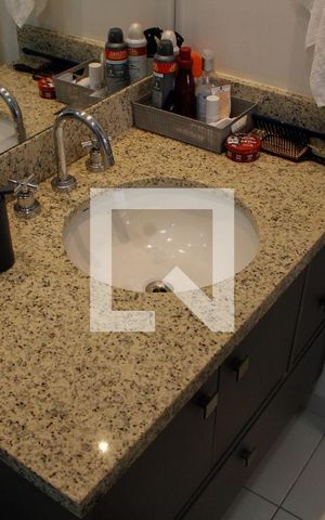 Studio à venda com 47m², 1 quarto e 1 vaga Studio à venda com 47m², 1 quarto e 1 vagaBANHEIRO