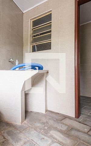 Casa à venda com 385m², 3 quartos e 3 vagas Casa à venda com 385m², 3 quartos e 3 vagasEdícula - Lavanderia 2