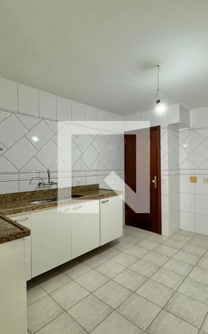 Apartamento à venda com 110m², 3 quartos e 2 vagas Apartamento à venda com 110m², 3 quartos e 2 vagasCozinha