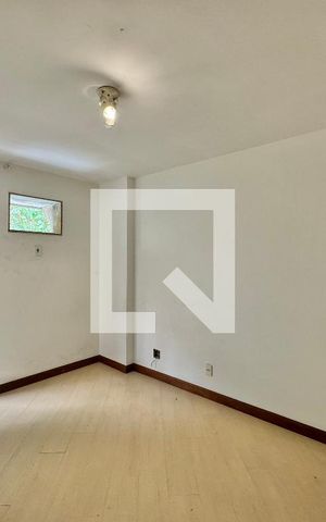 Apartamento à venda com 110m², 3 quartos e 2 vagas Apartamento à venda com 110m², 3 quartos e 2 vagasSuíte