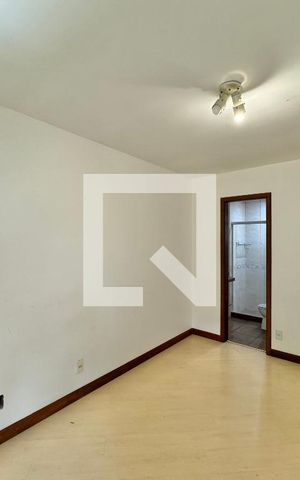 Apartamento à venda com 110m², 3 quartos e 2 vagas Apartamento à venda com 110m², 3 quartos e 2 vagasSuíte