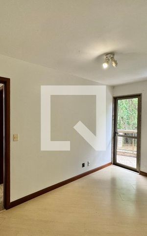 Apartamento à venda com 110m², 3 quartos e 2 vagas Apartamento à venda com 110m², 3 quartos e 2 vagasSuíte