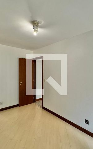 Apartamento à venda com 110m², 3 quartos e 2 vagas Apartamento à venda com 110m², 3 quartos e 2 vagasSuíte