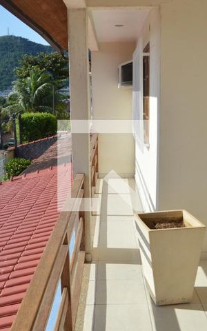 Casa de condomínio à venda com 360m², 3 quartos e 2 vagasTerraço