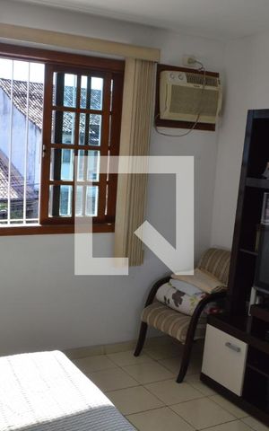 Casa de condomínio à venda com 360m², 3 quartos e 2 vagasSuíte
