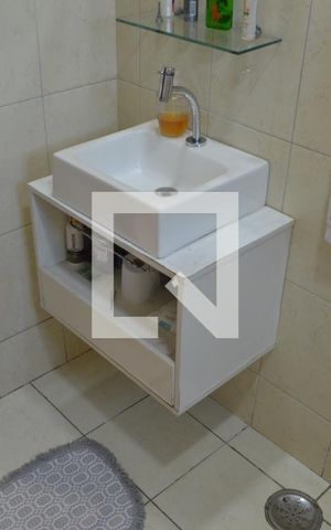 Casa de condomínio à venda com 360m², 3 quartos e 2 vagasBanheiro 2