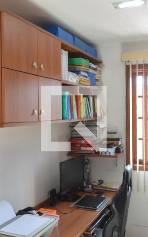 Casa de condomínio à venda com 360m², 3 quartos e 2 vagasCloset da suíte