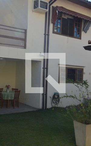 Casa de condomínio à venda com 360m², 3 quartos e 2 vagasQuintal