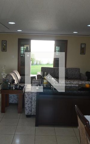 Casa de condomínio à venda com 360m², 3 quartos e 2 vagasSala