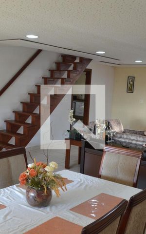 Casa de condomínio à venda com 360m², 3 quartos e 2 vagasSala