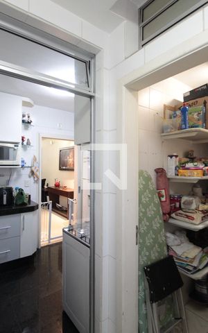 Apartamento para alugar com 93m², 3 quartos e 2 vagasCozinha e Área de Serviço
