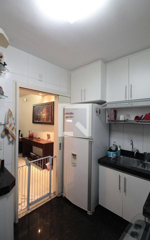Apartamento para alugar com 93m², 3 quartos e 2 vagasCozinha e Área de Serviço