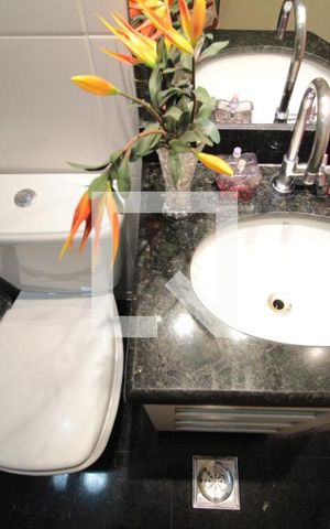 Apartamento para alugar com 93m², 3 quartos e 2 vagasBanheiro Social